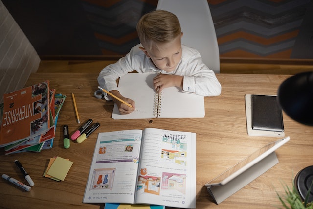 gambar tips anak lebih semangat belajar di sekolah dan dirumah
